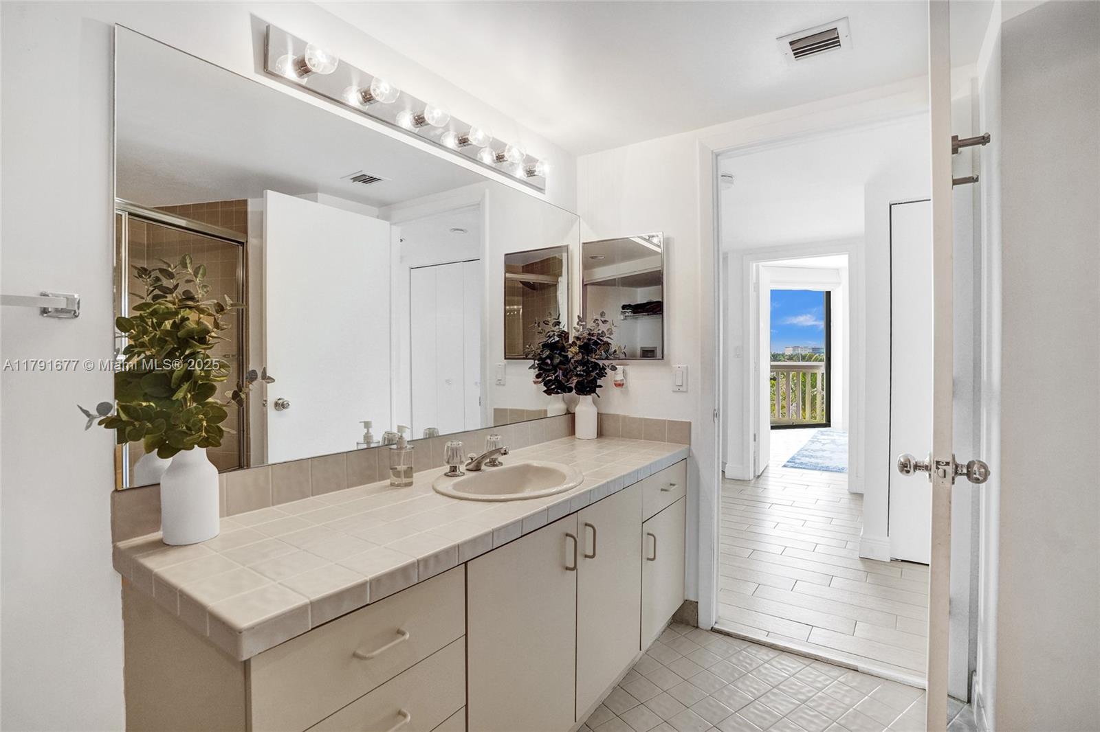 1000 E Island Blvd #503, Aventura, Florida image 26
