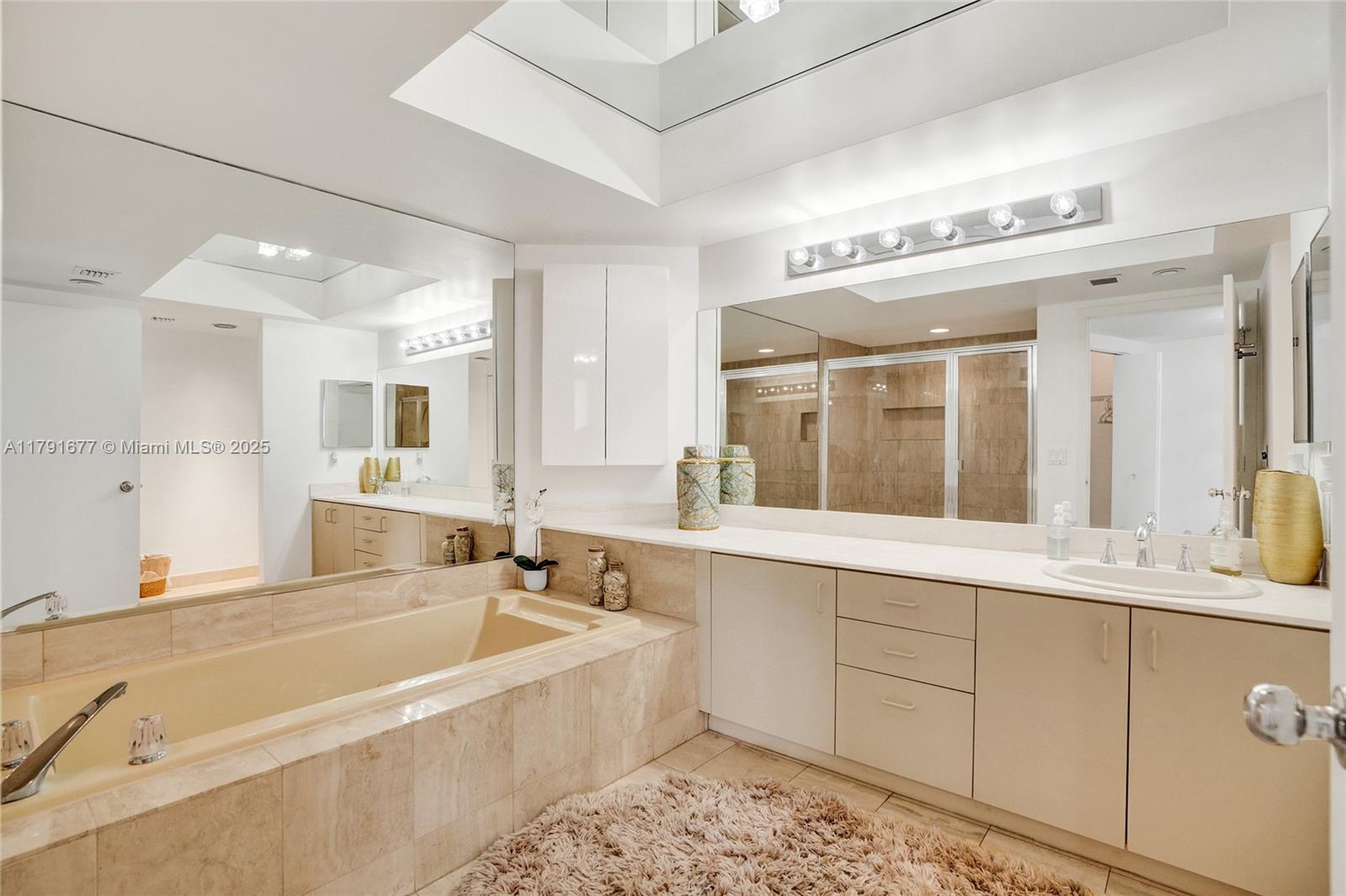 1000 E Island Blvd #503, Aventura, Florida image 31