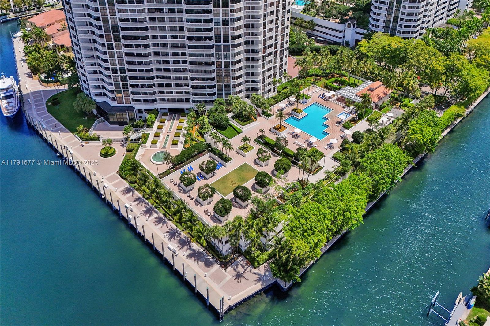 1000 E Island Blvd #503, Aventura, Florida image 36