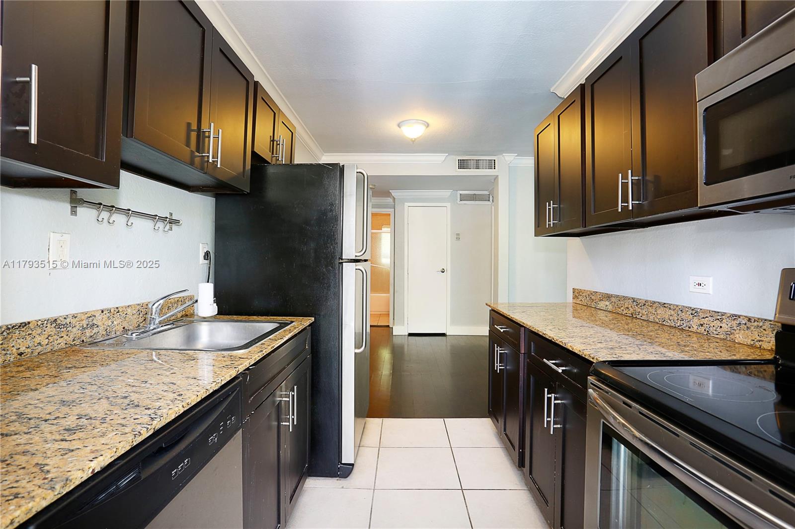 95 Edgewater Dr #206, Coral Gables, Florida image 4
