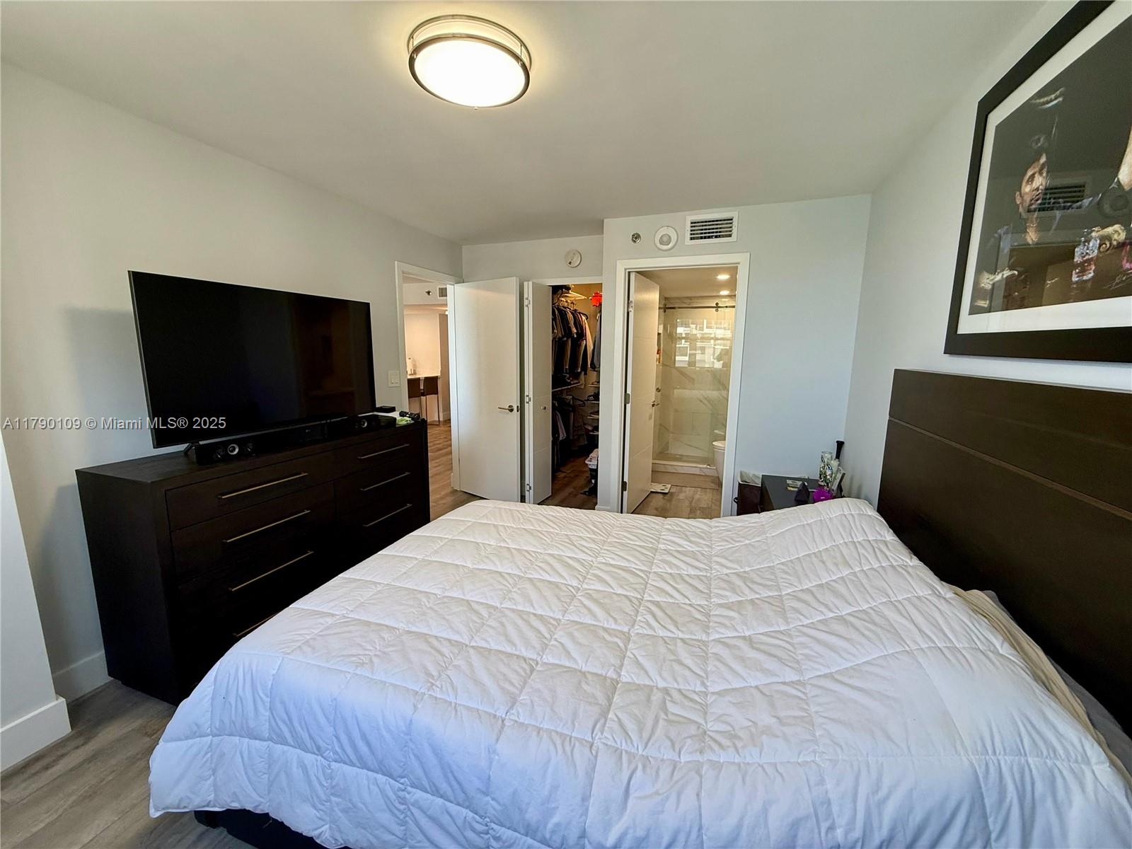 770 Claughton Island Dr #1413, Miami FL 33131