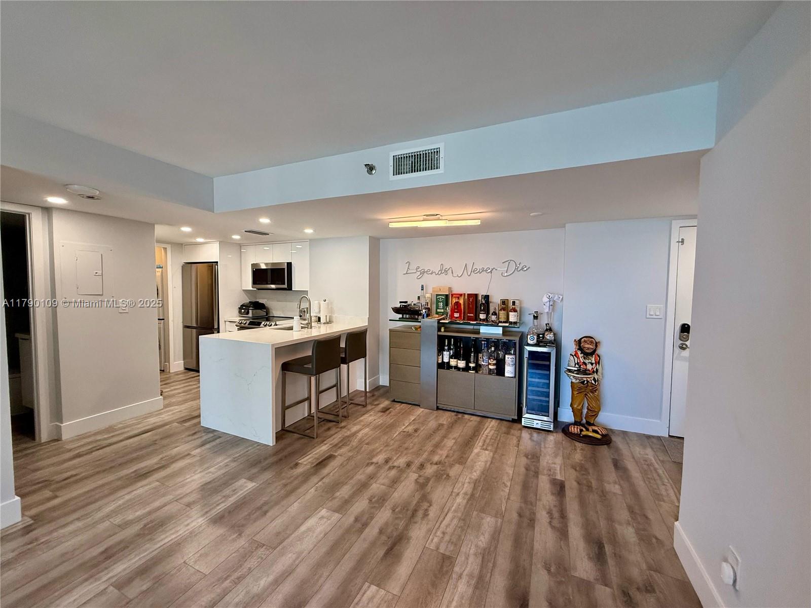 770 Claughton Island Dr #1413, Miami FL 33131