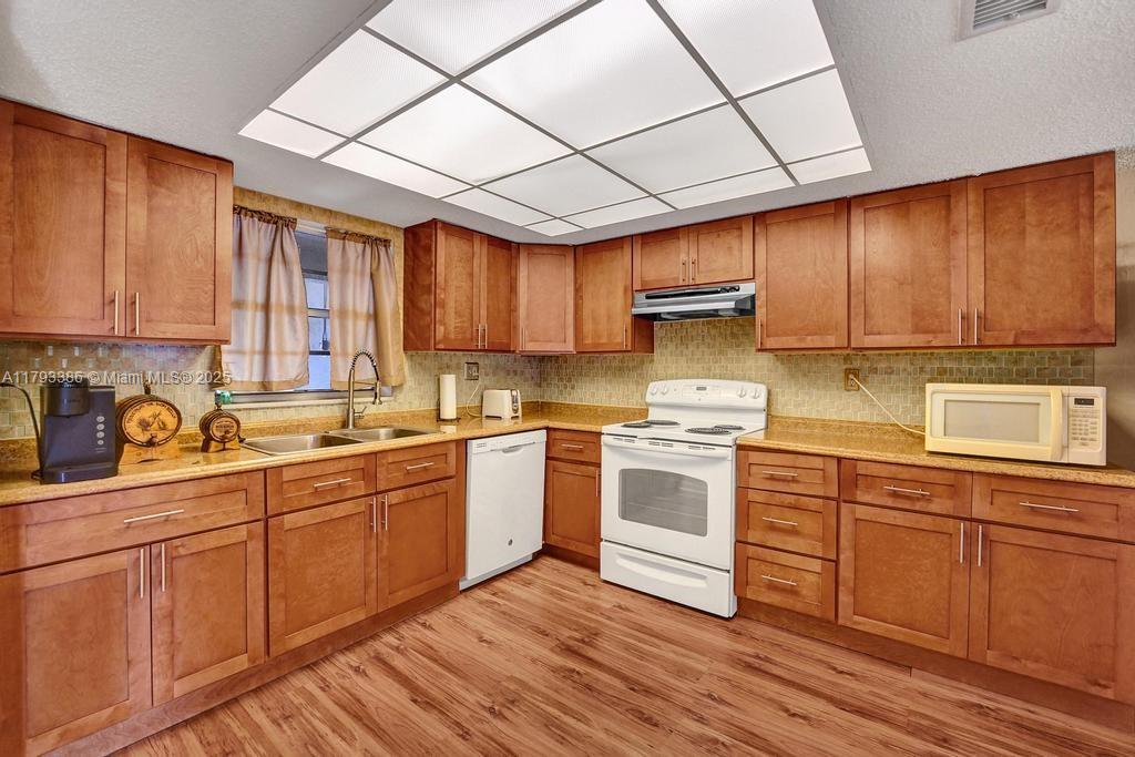 5100 SW 90th Ave #208, Cooper City, Florida image 31