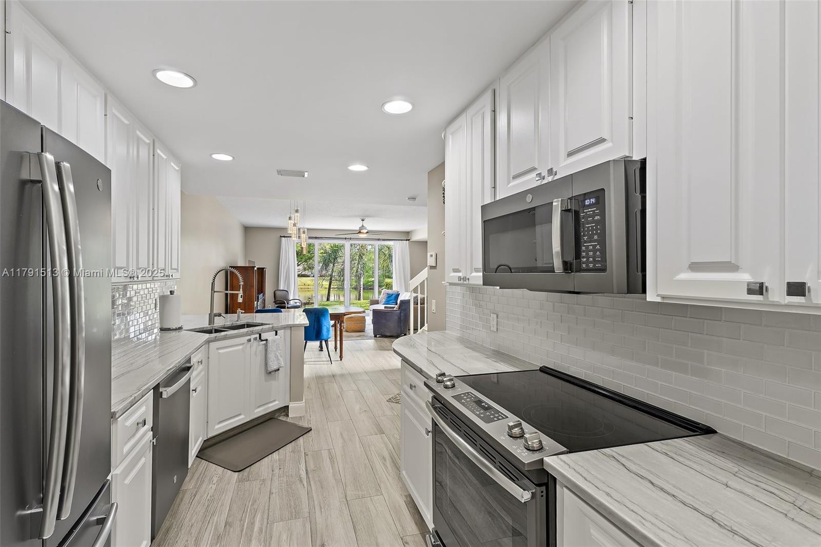 223 Fortuna Dr, Palm Beach Gardens, Florida image 14