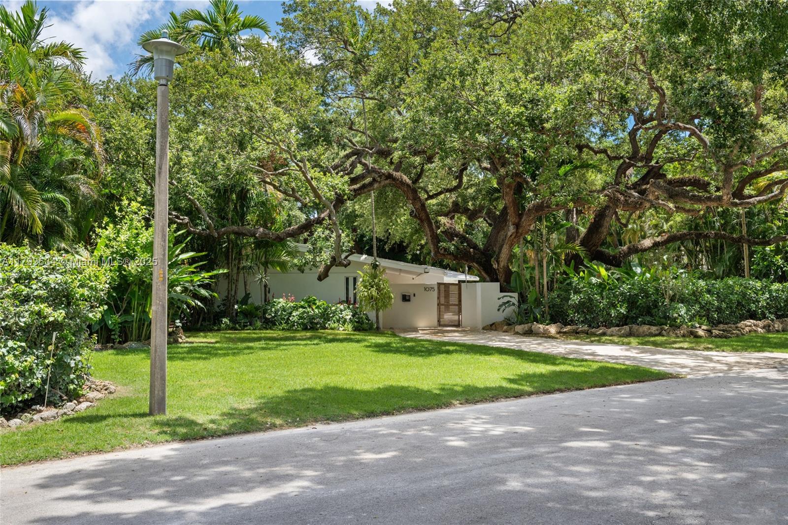 1075 NE 99th St, Miami Shores, Florida image 2