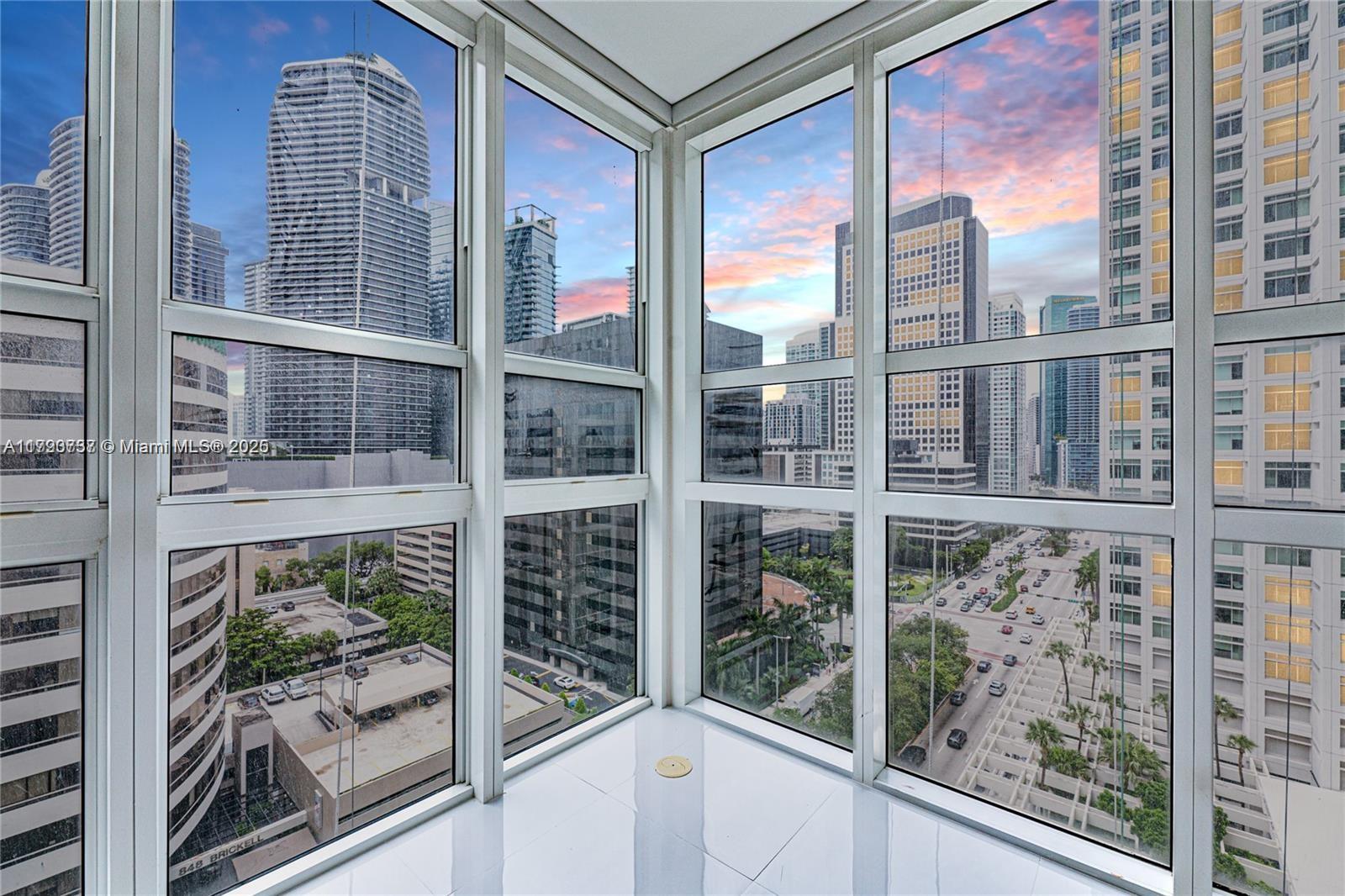 Stunning Corner Condo in the Heart of Brickell Spacious 1 bed / 1 bath unit with a large walk-in closet and breathtaking city views. The modern kitchen features stainless steel appliances, Italian cabinetry, granite countertops, dishwasher. Beautiful flooring throughout, in-unit washer & dryer.
Bathroom offers dual sinks, a tub with glass enclosure, window w/ privacy curtain.
Luxury amenities: 24-hour concierge, security, valet, 2 infinity-edge pools, hot tub, gym, theater room, wine cellar, business centers.
Includes 1 assigned parking space (#253 2 levels up) for quick in/out access.
Unbeatable location—walk to restaurants, shops, and minutes from Downtown, I-95, and Kaseya Center.
Utilities Included: Water, trash, basic cable & internet.
Move-in: 1st/last/ $3,400 security deposit.