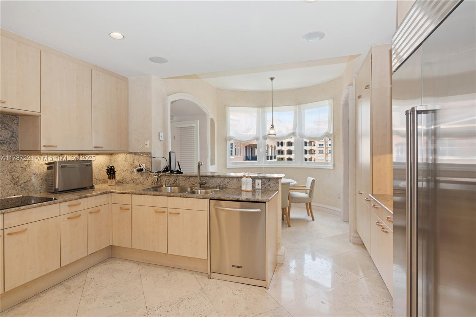 13645 Deering Bay Dr #PH 164, Coral Gables, Florida image 14