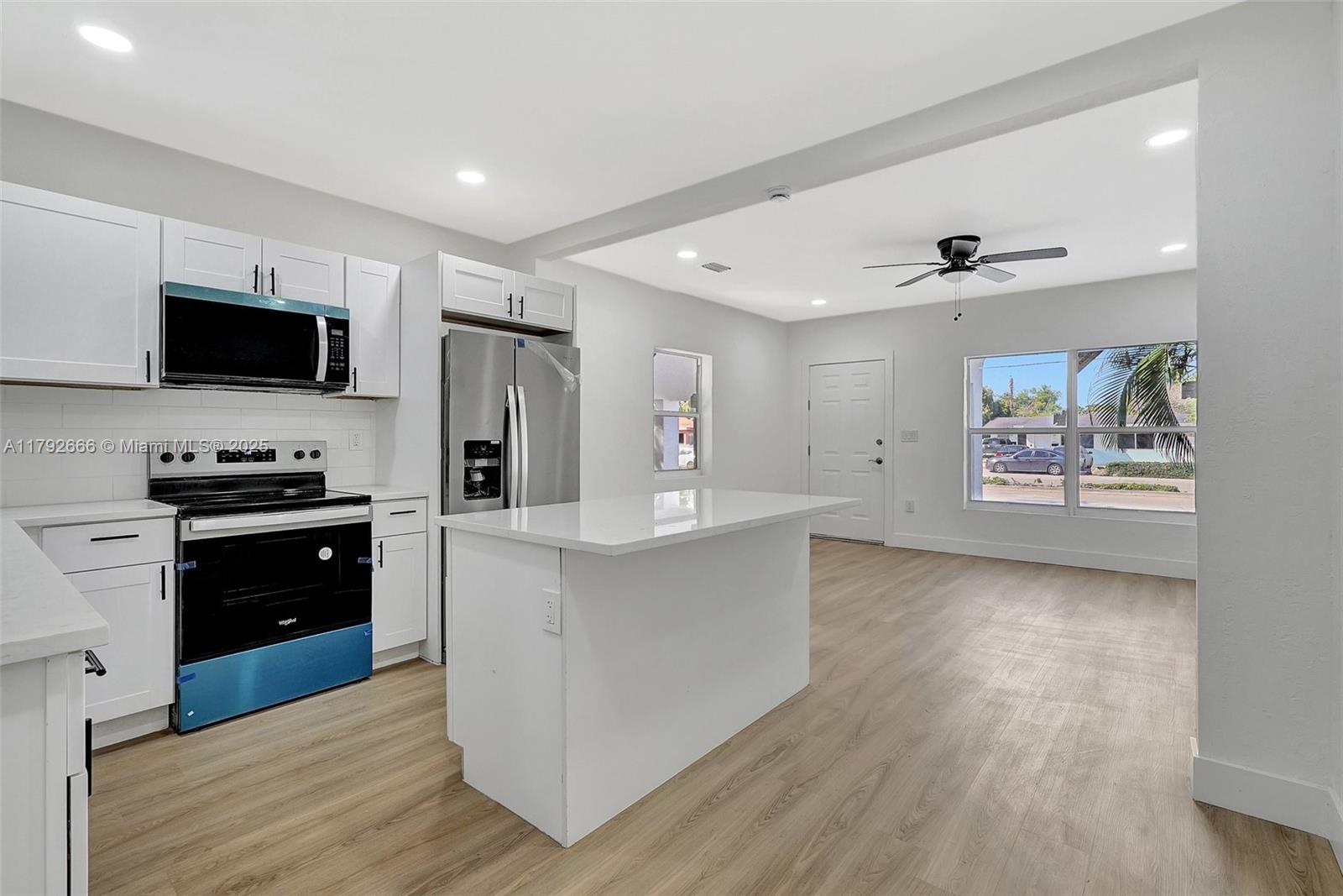 812 NW 103rd St, Miami, Florida image 16
