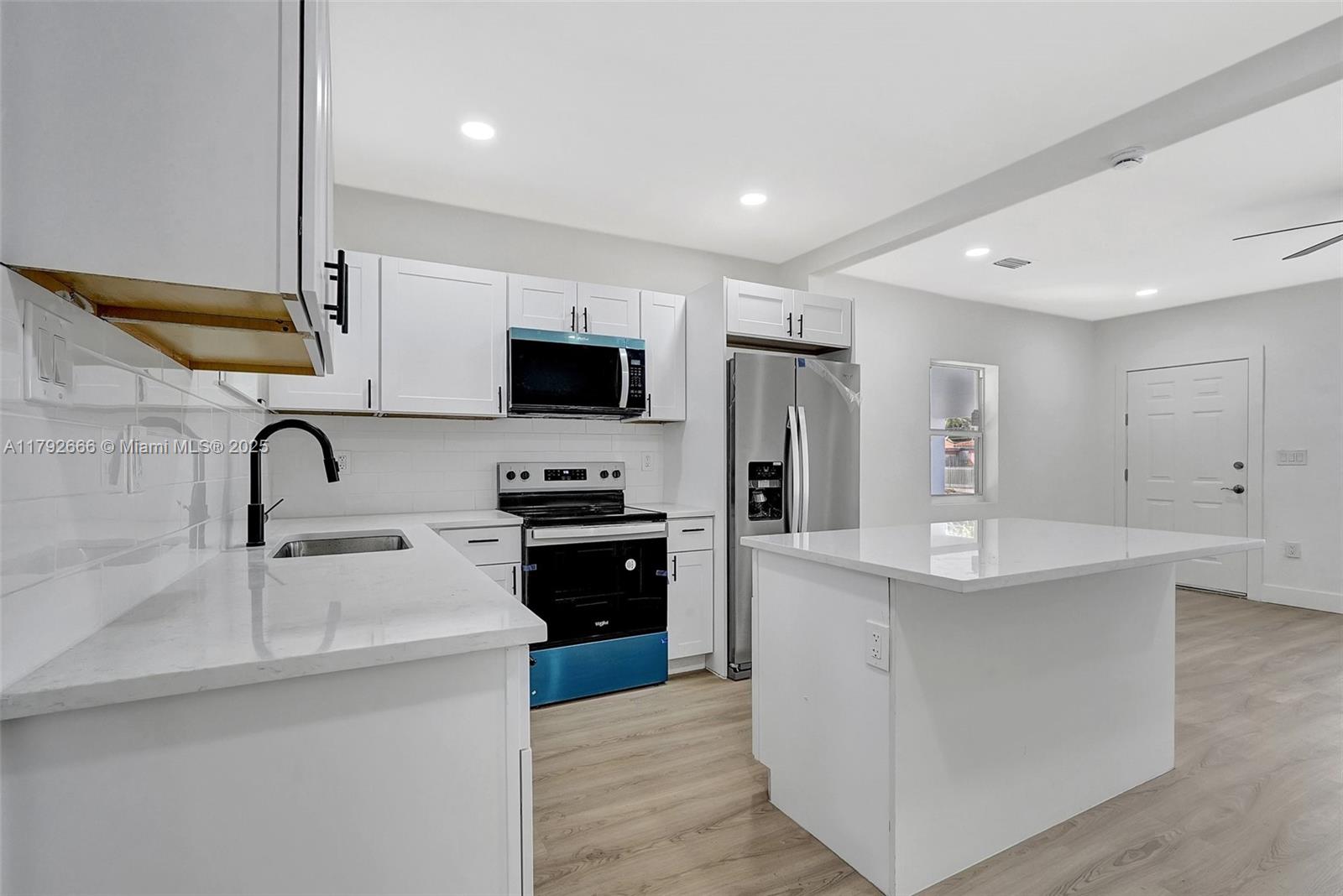812 NW 103rd St, Miami, Florida image 18