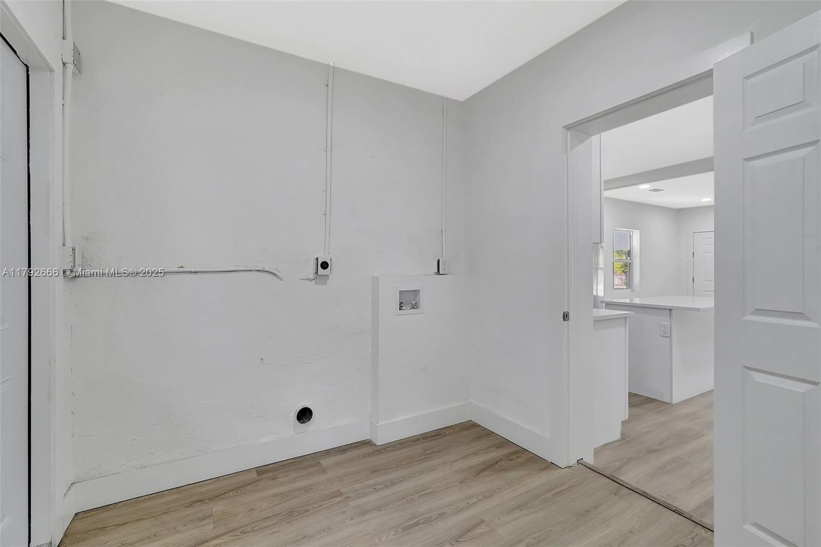 812 NW 103rd St, Miami, Florida image 21