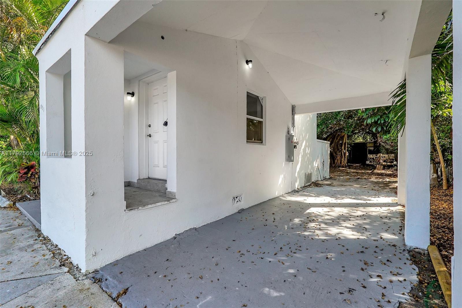 812 NW 103rd St, Miami, Florida image 6