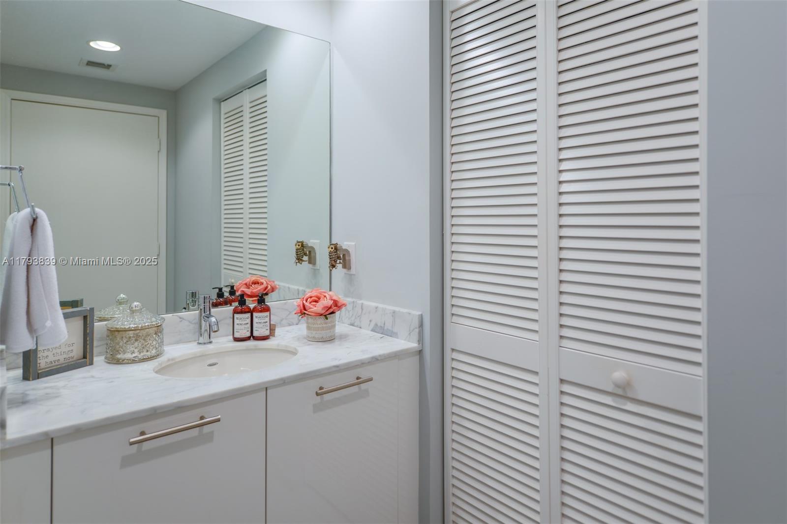 951 Brickell Ave #1911, Miami FL 33131