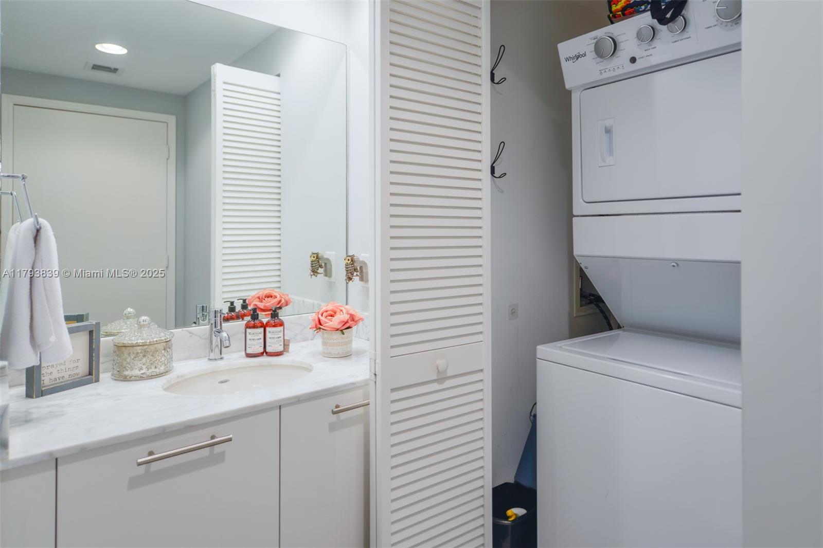 951 Brickell Ave #1911, Miami FL 33131