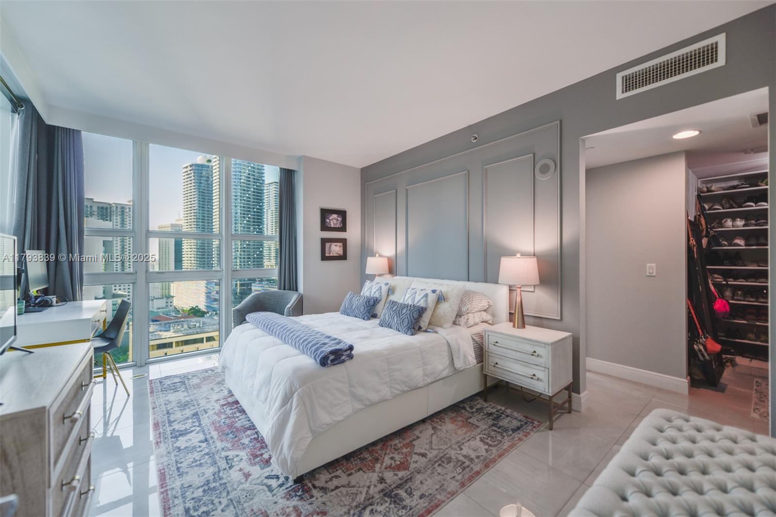 951 Brickell Ave #1911, Miami FL 33131