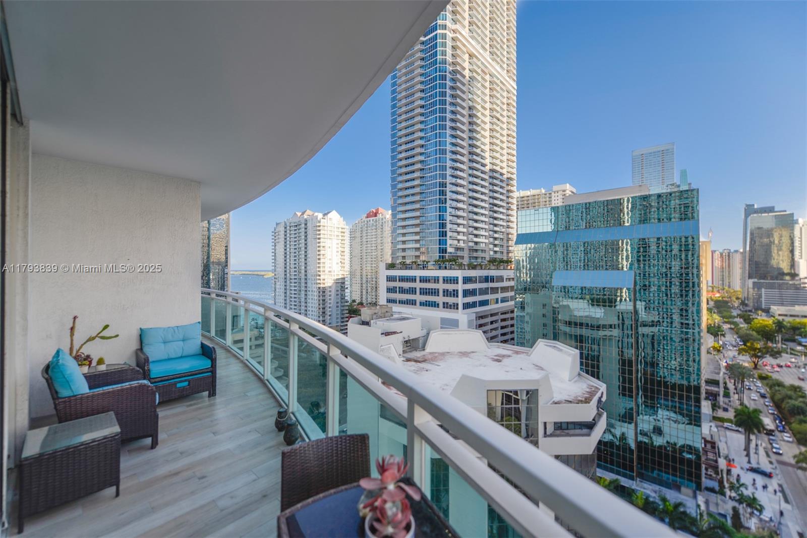 951 Brickell Ave #1911, Miami FL 33131