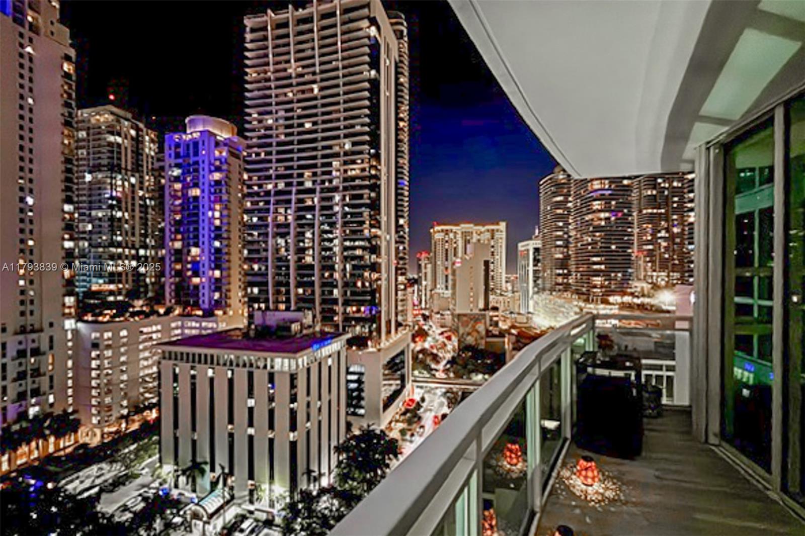 951 Brickell Ave #1911, Miami FL 33131