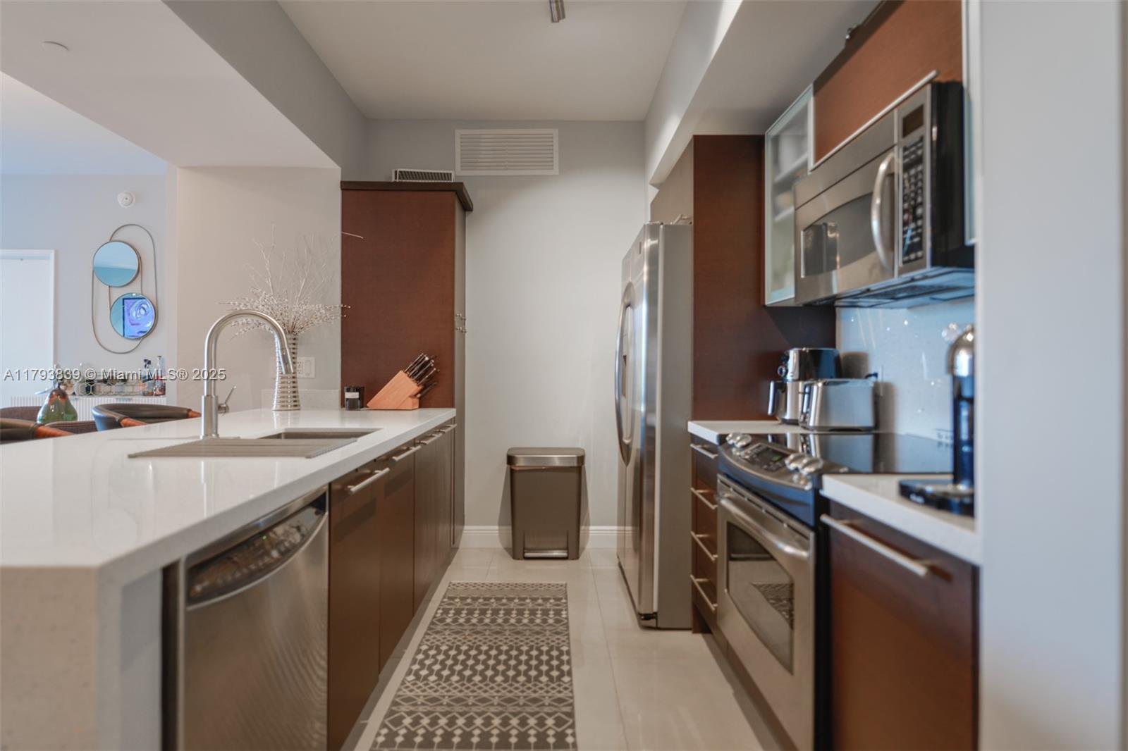 951 Brickell Ave #1911, Miami FL 33131