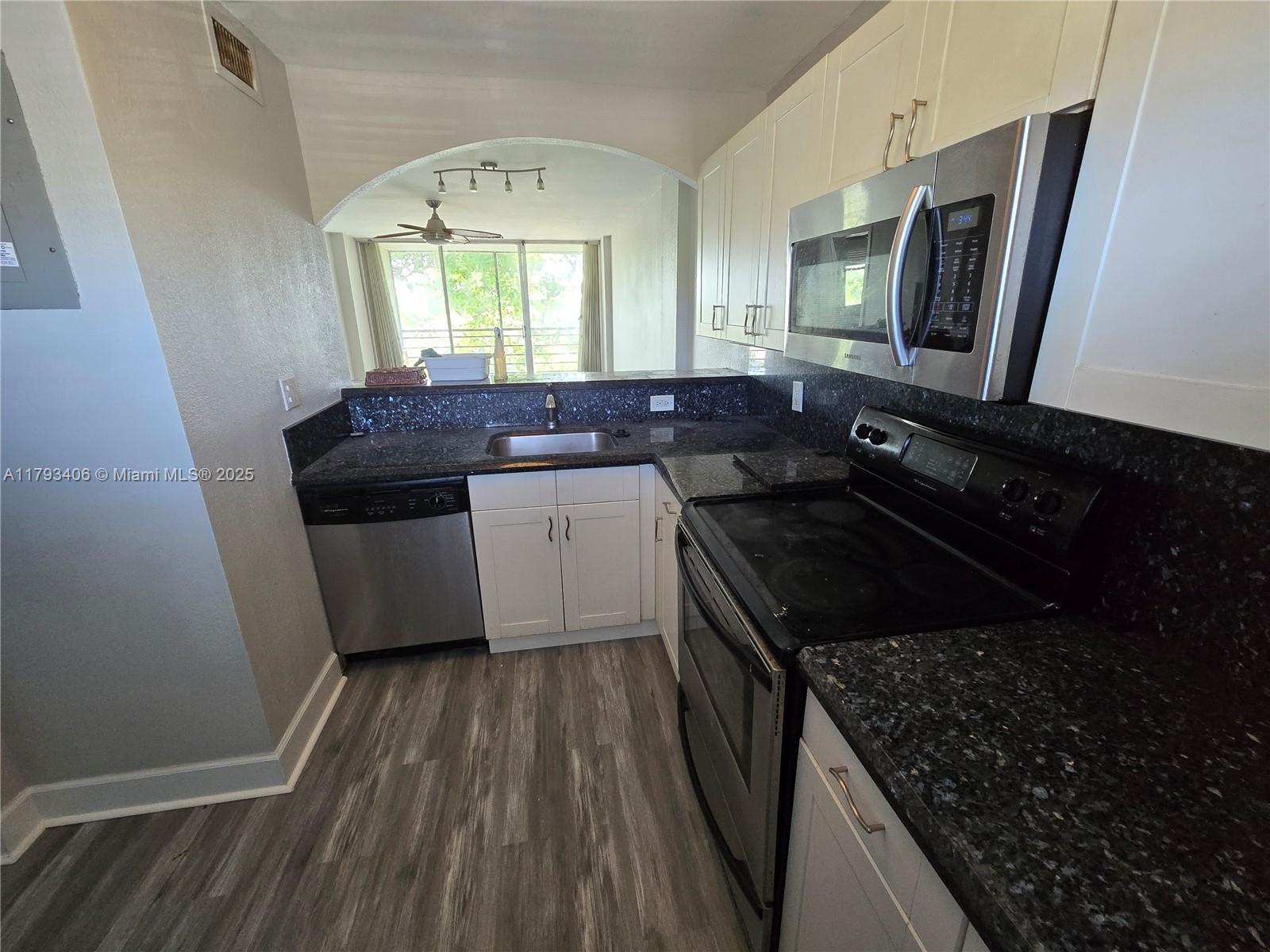 Property photo # 6