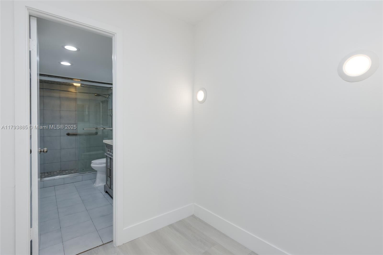 3600 NE 170th St #D-112, North Miami Beach, Florida image 31