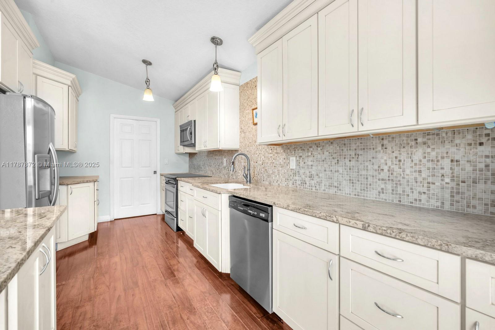2724 Cayenne Ave, Cooper City, Florida image 11