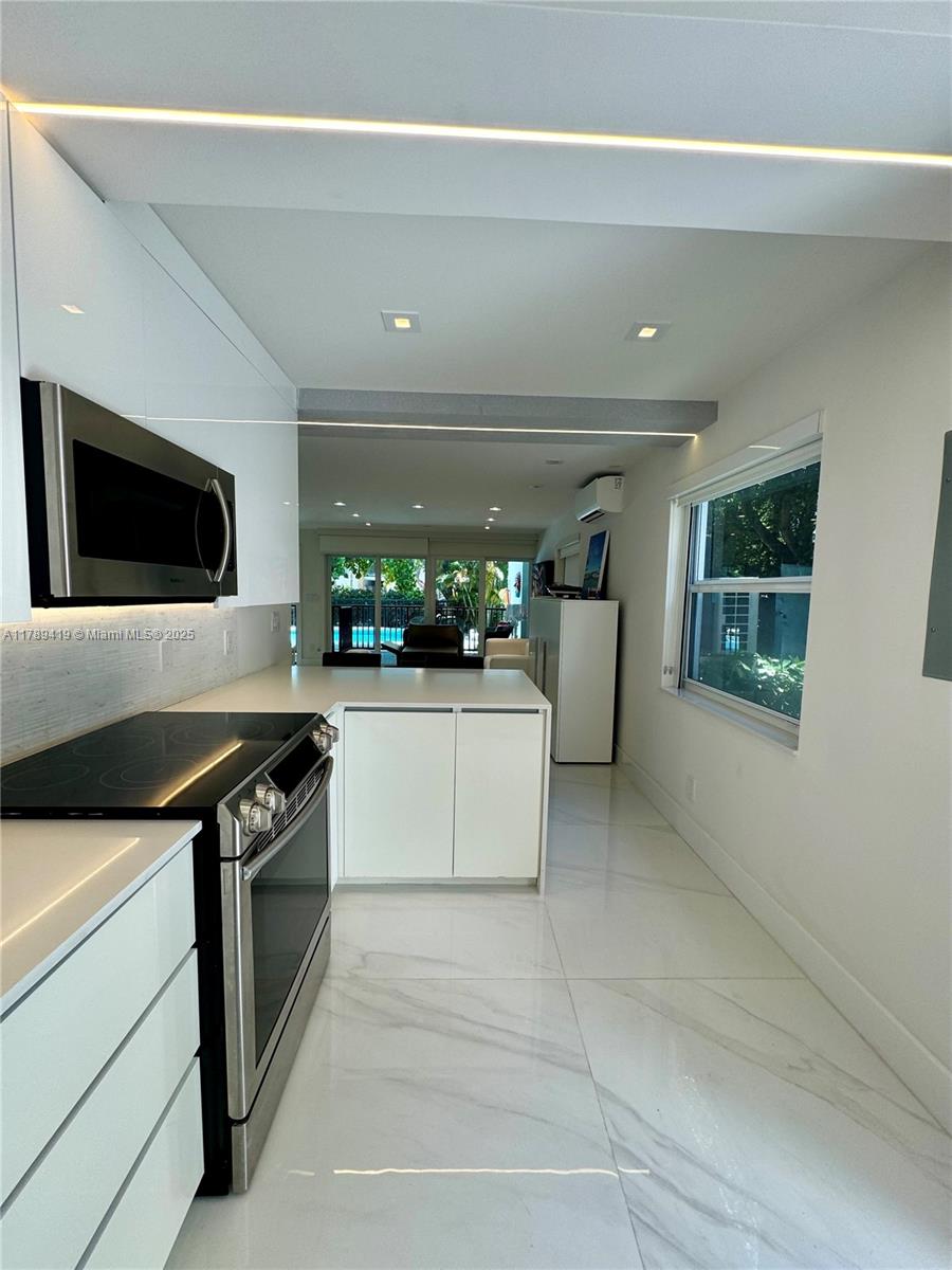 195 SW Sunrise Dr #4, Key Biscayne, Florida image 5