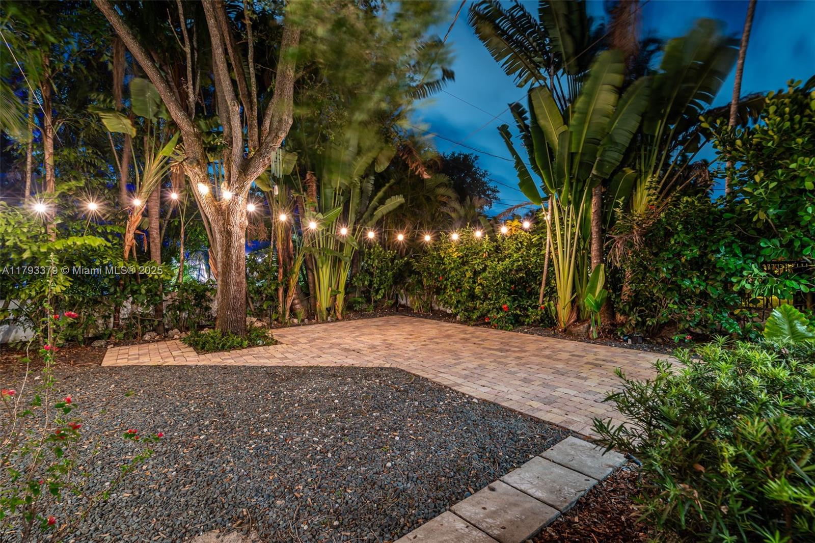 521 San Lorenzo Avenue, Coral Gables, Florida image 8