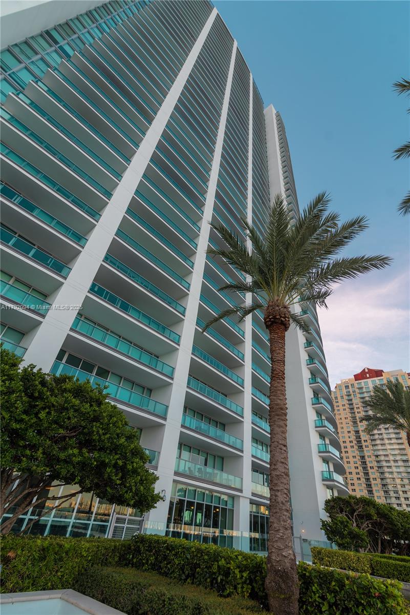 Apartamento à Venda em Miami, FL