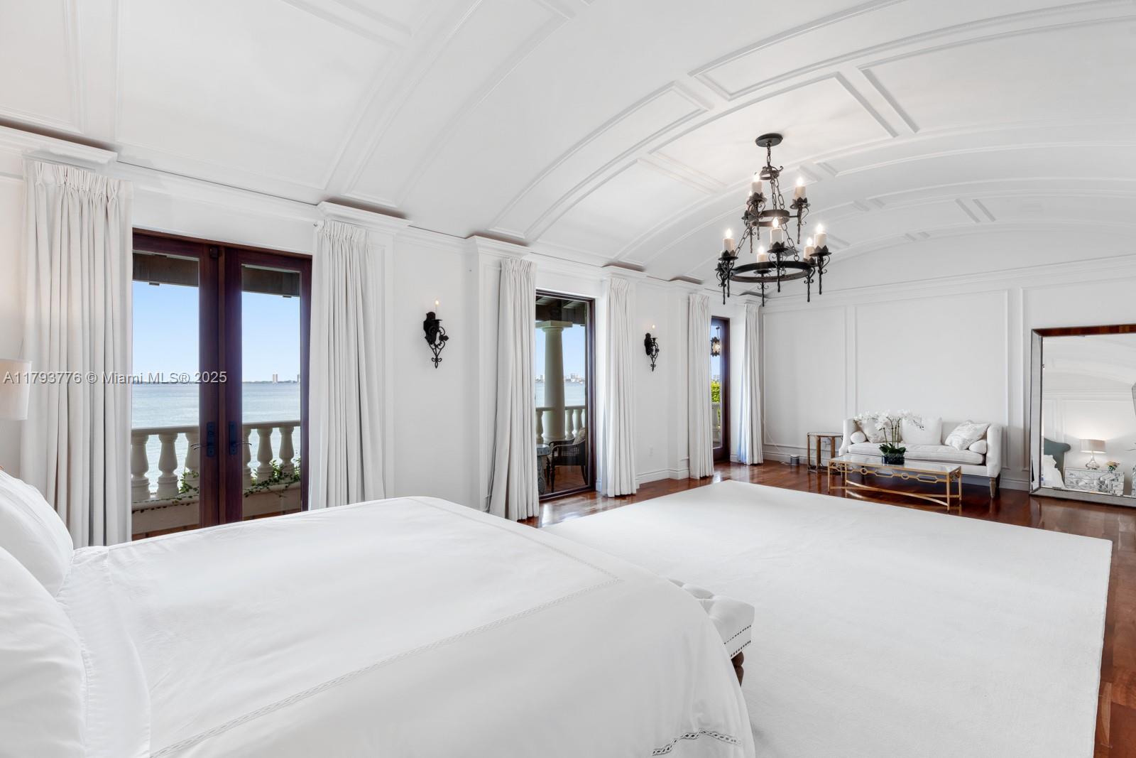 5396 N Bay Rd, Miami Beach, Florida image 11