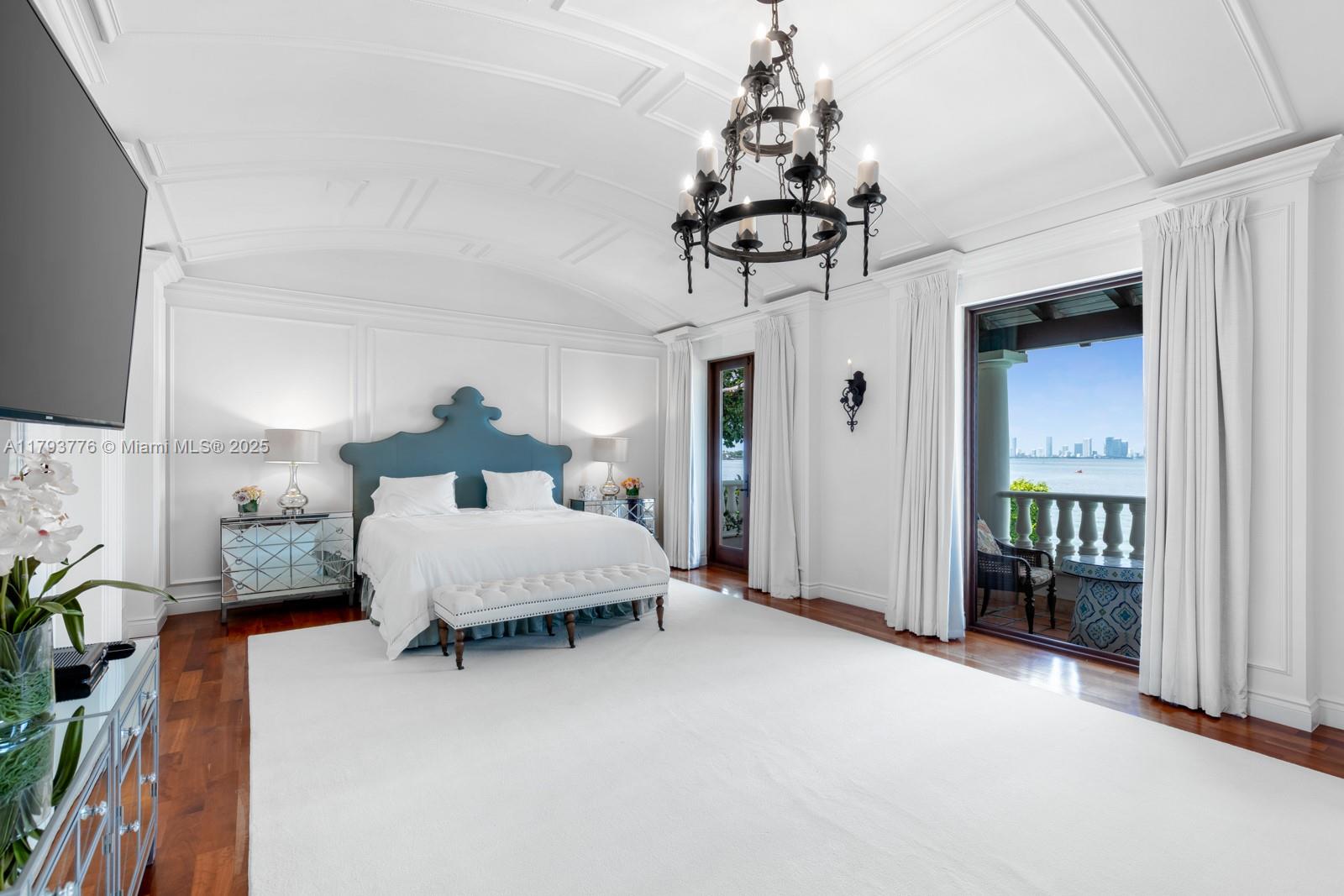 5396 N Bay Rd, Miami Beach, Florida image 9