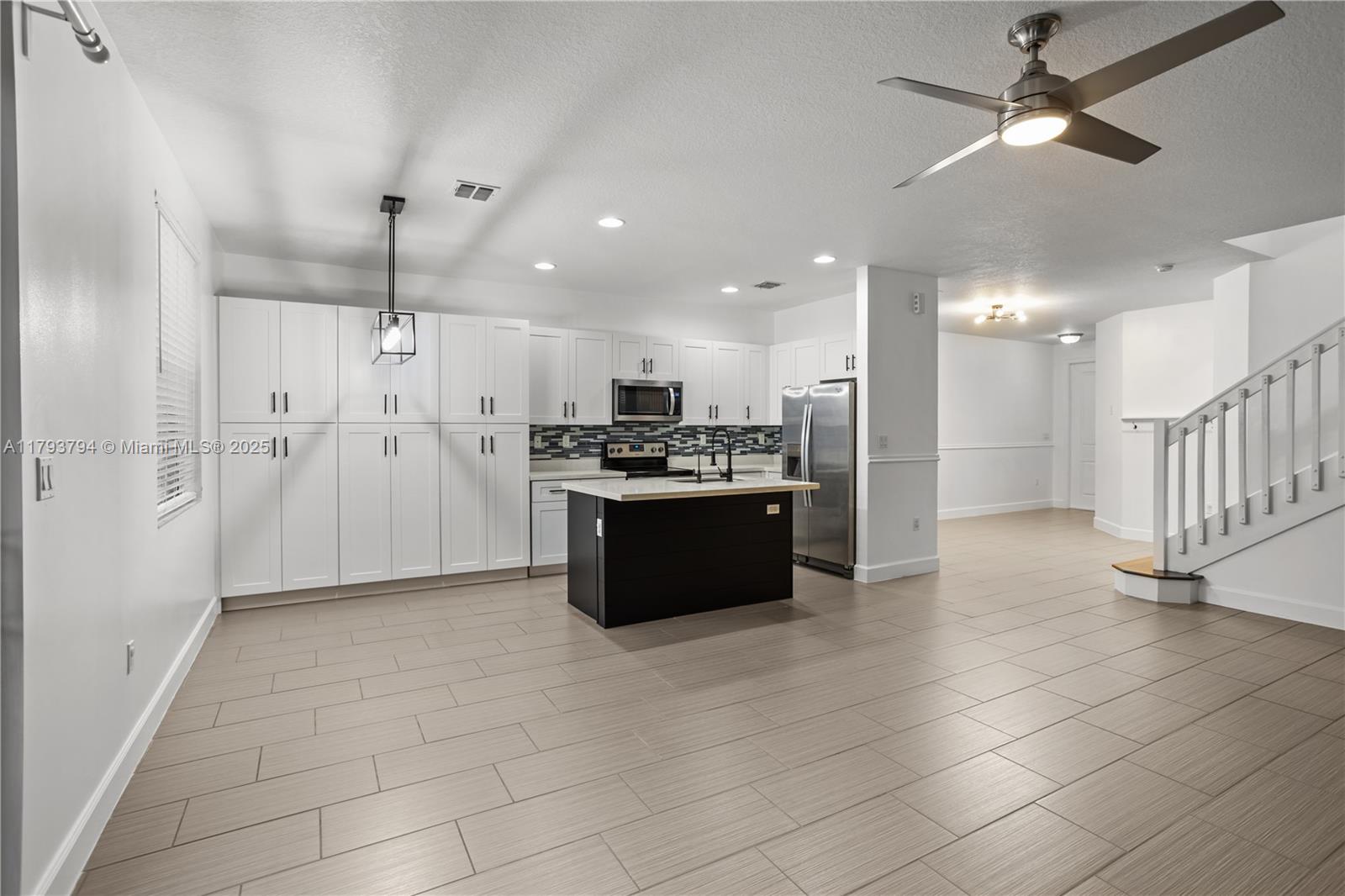 4859 NW 55th Pl, Tamarac, Florida image 4