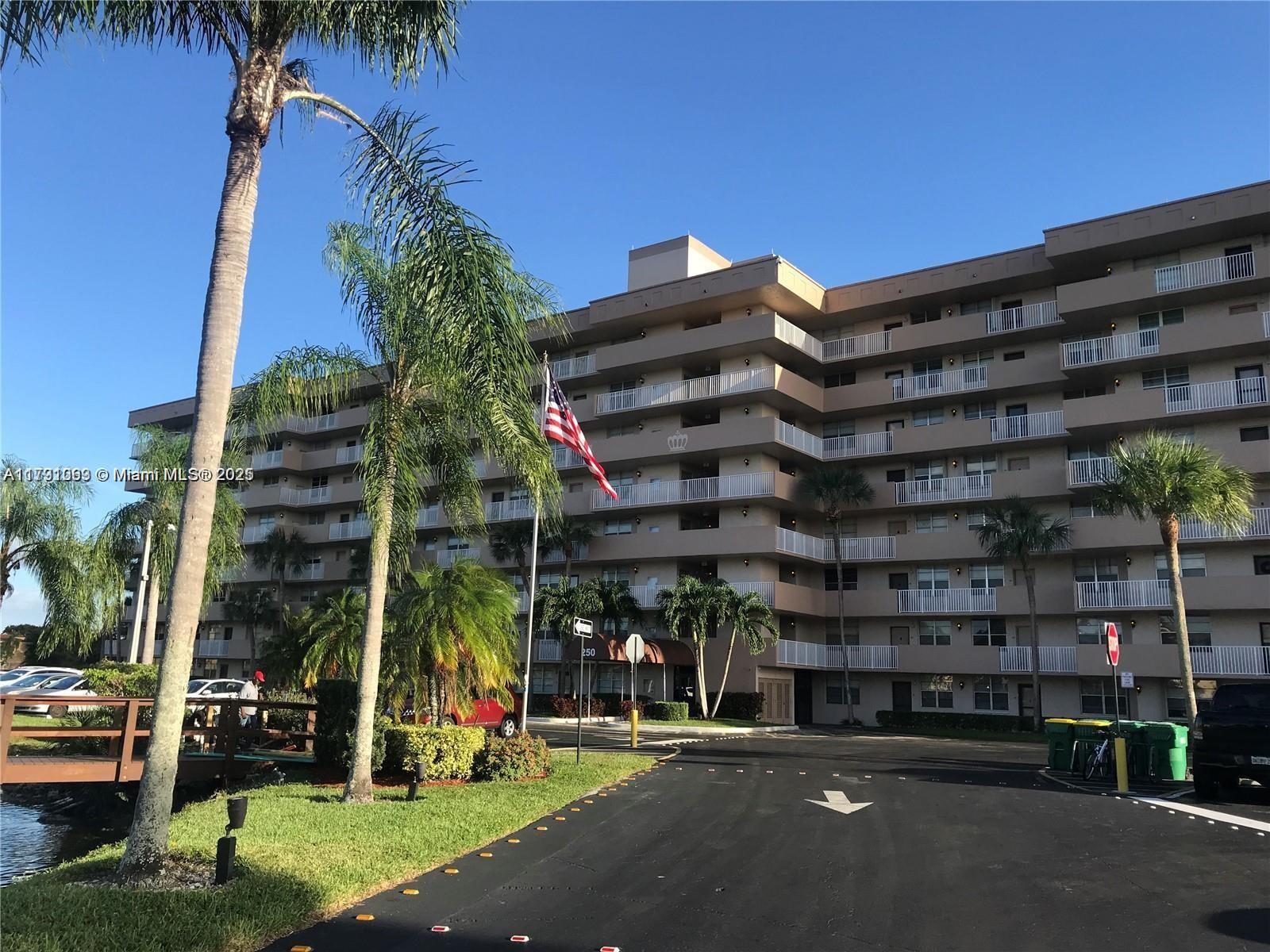 Residential, Plantation, Florida image 2