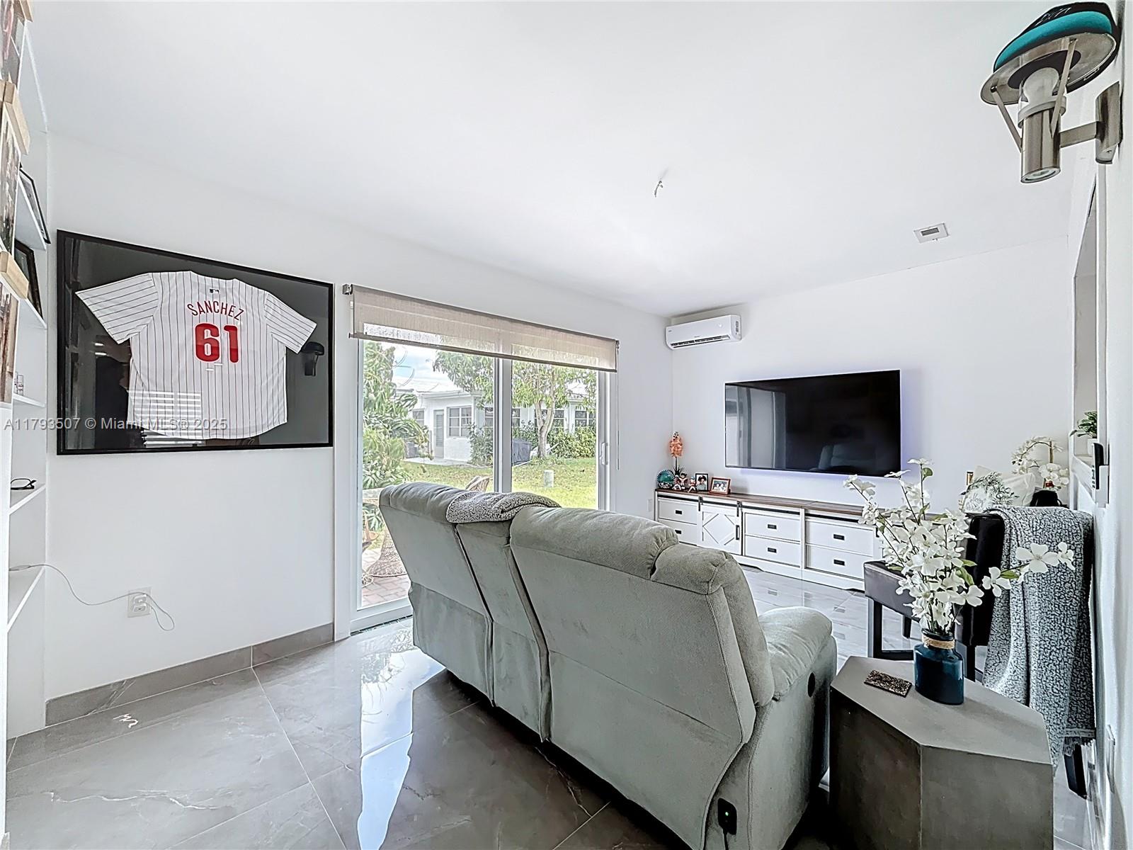 6707 NW 71st St, Tamarac, Florida image 28