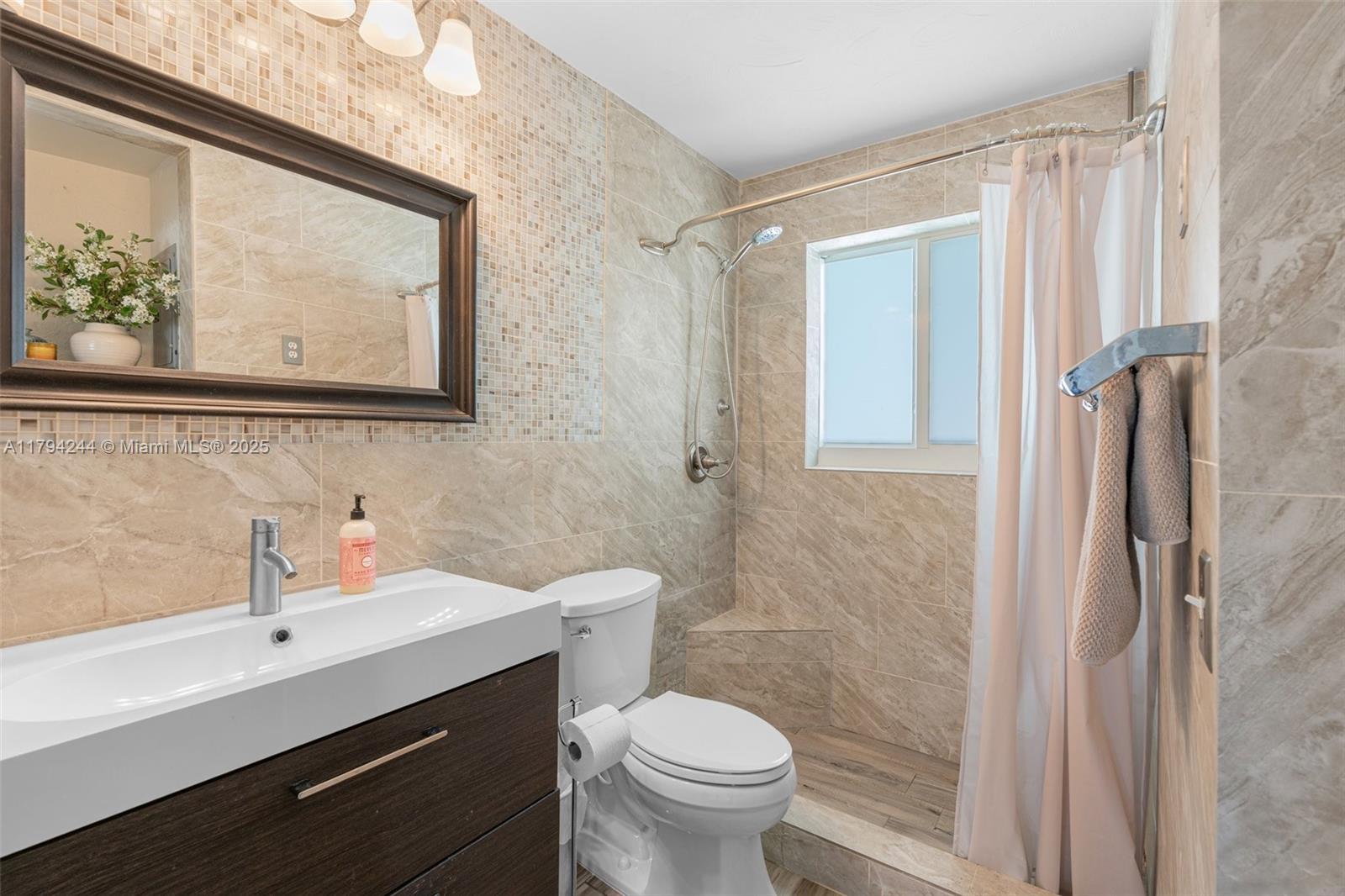 1531 NE 32nd St, Pompano Beach, Florida image 25