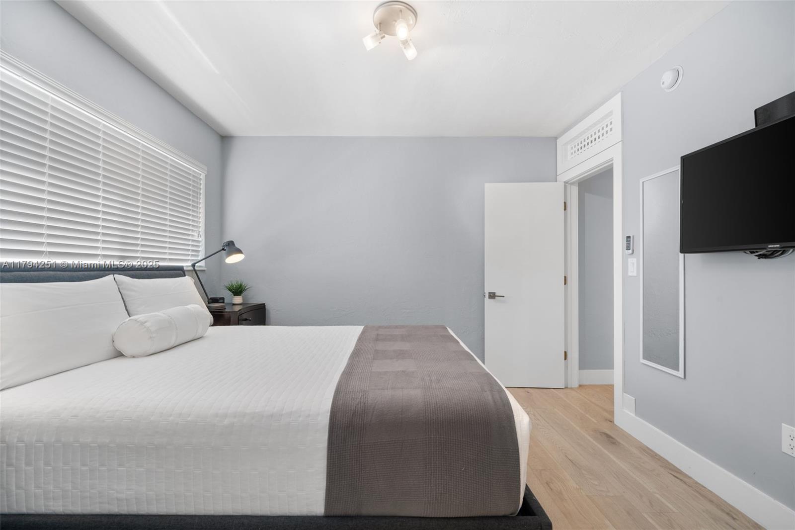 Property photo # 6