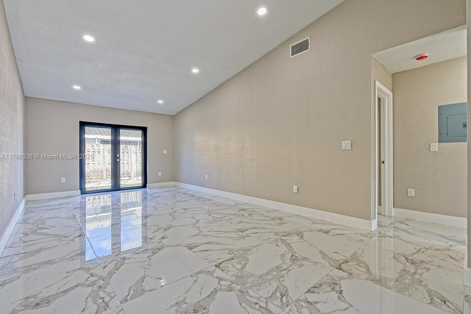 1062 SE 13th Ave, Homestead, Florida image 2