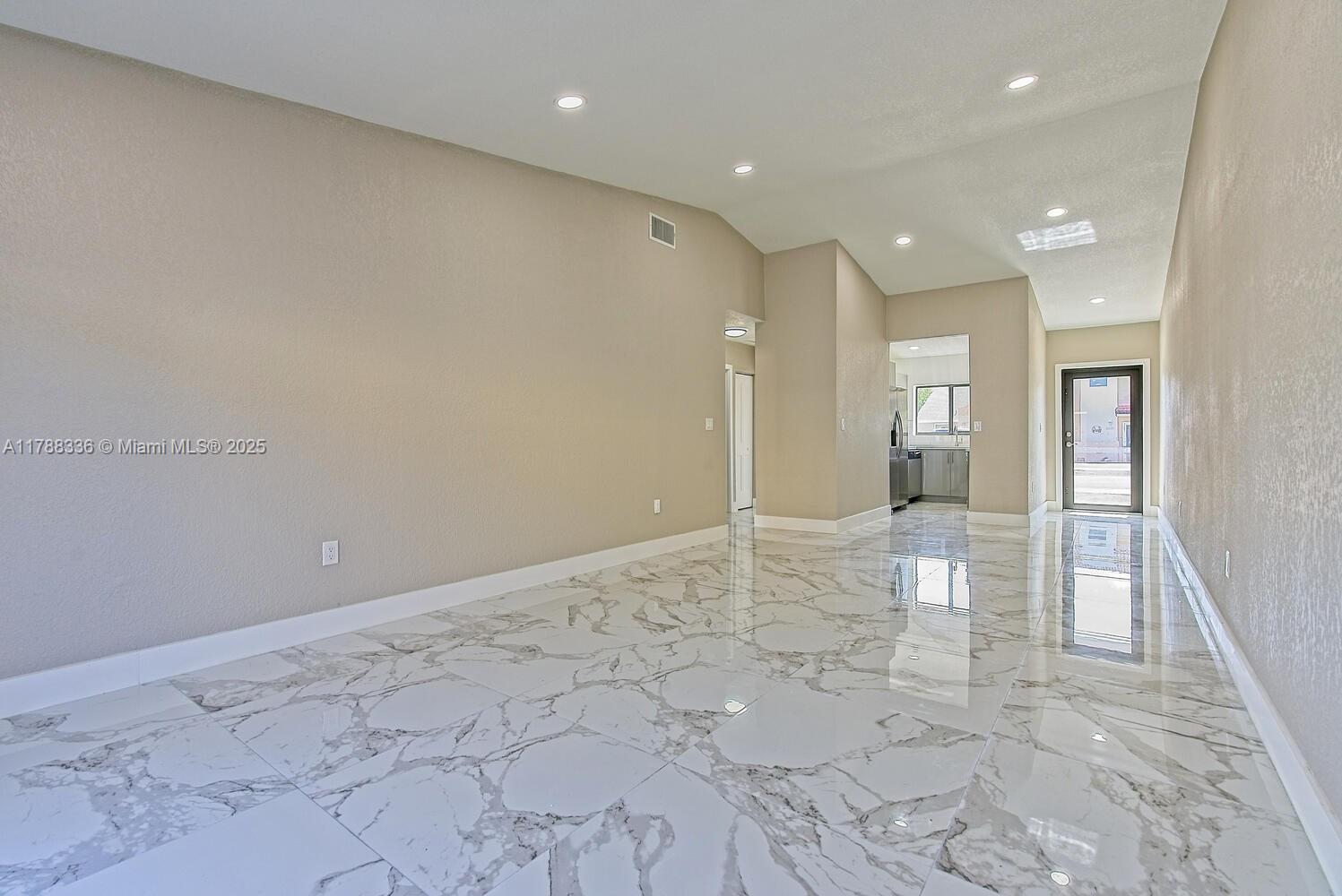1062 SE 13th Ave, Homestead, Florida image 4