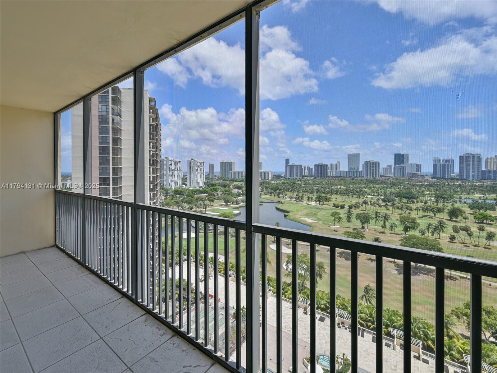 20301 W Country Club Dr #1927, Aventura, Florida image 26