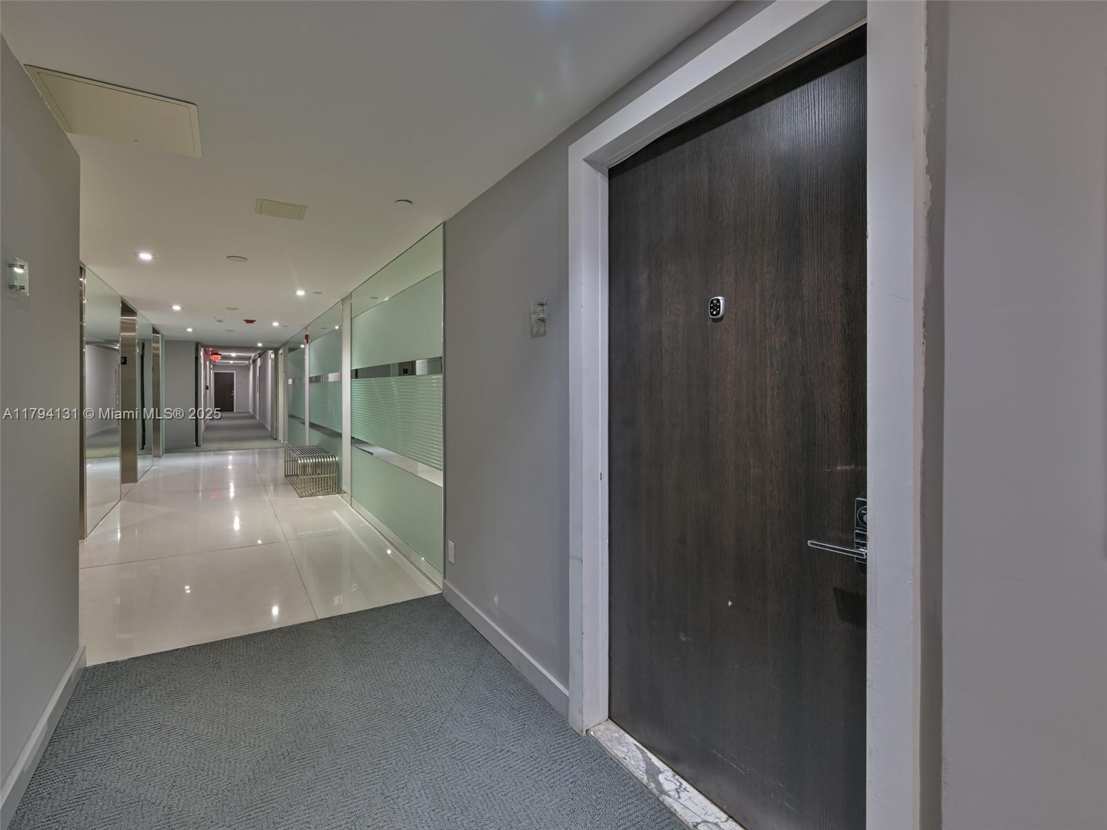 20301 W Country Club Dr #1927, Aventura, Florida image 28