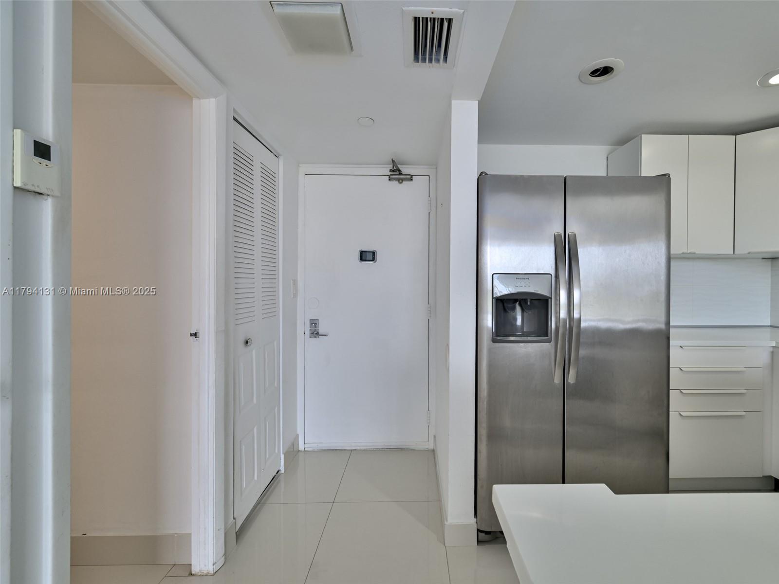 20301 W Country Club Dr #1927, Aventura, Florida image 4