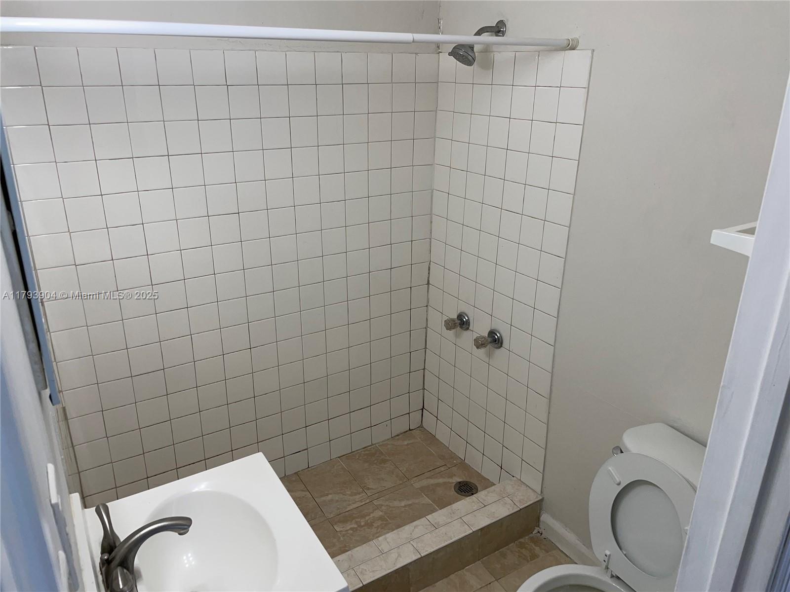5045 NW 186th St, Miami Gardens, Florida image 24