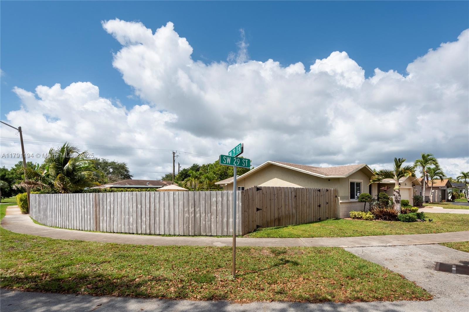 7912 SW 29th St, Davie, Florida image 31