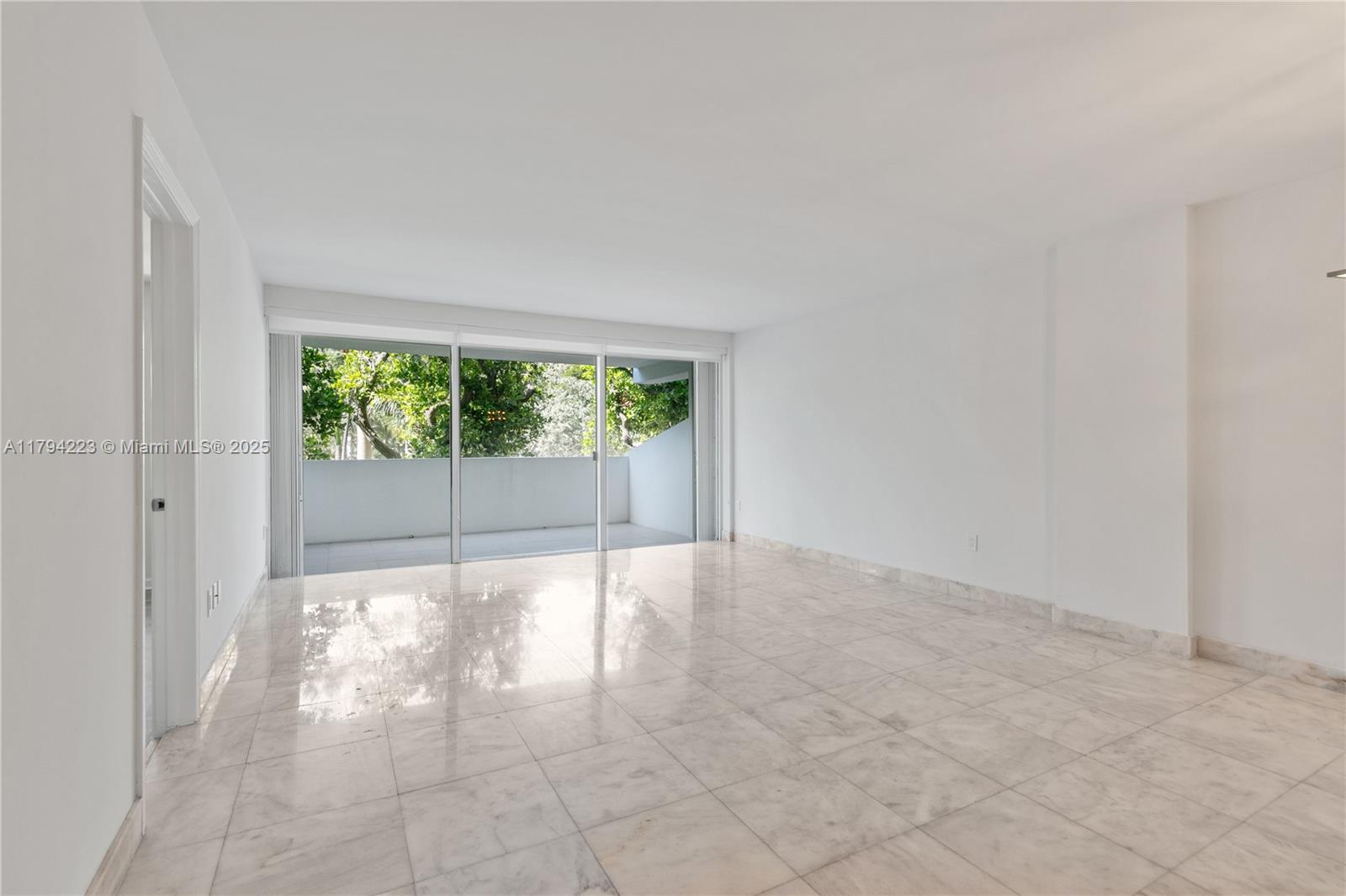 155 Ocean Lane Dr #207, Key Biscayne FL 33149
