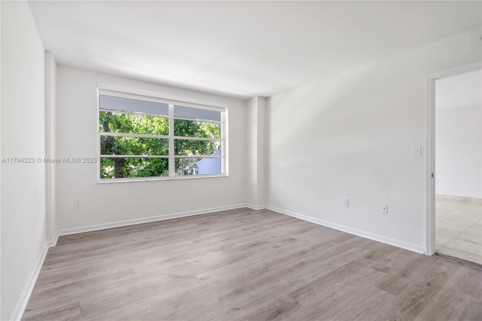 155 Ocean Lane Dr #207, Key Biscayne FL 33149