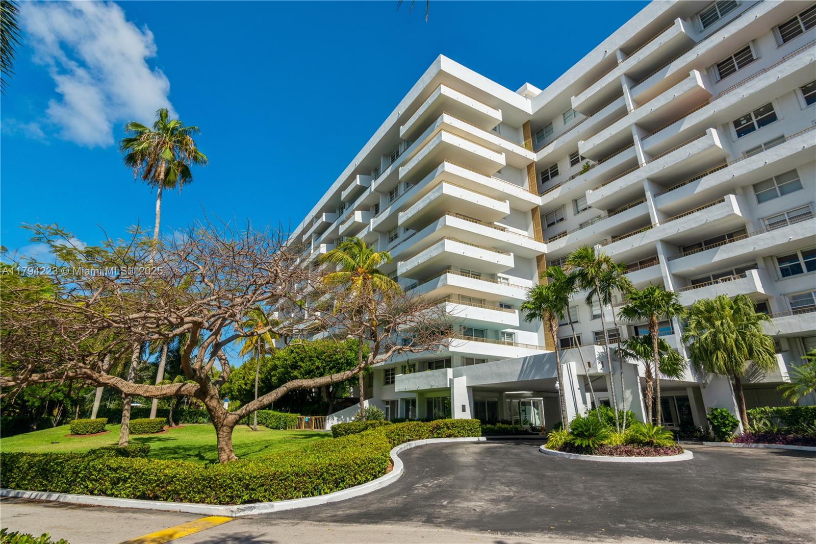 155 Ocean Lane Dr #207, Key Biscayne FL 33149