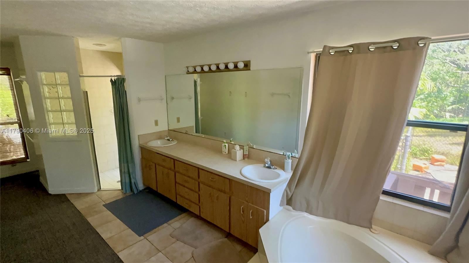 10737 SE Seaspray Ct, Hobe Sound, Florida image 15