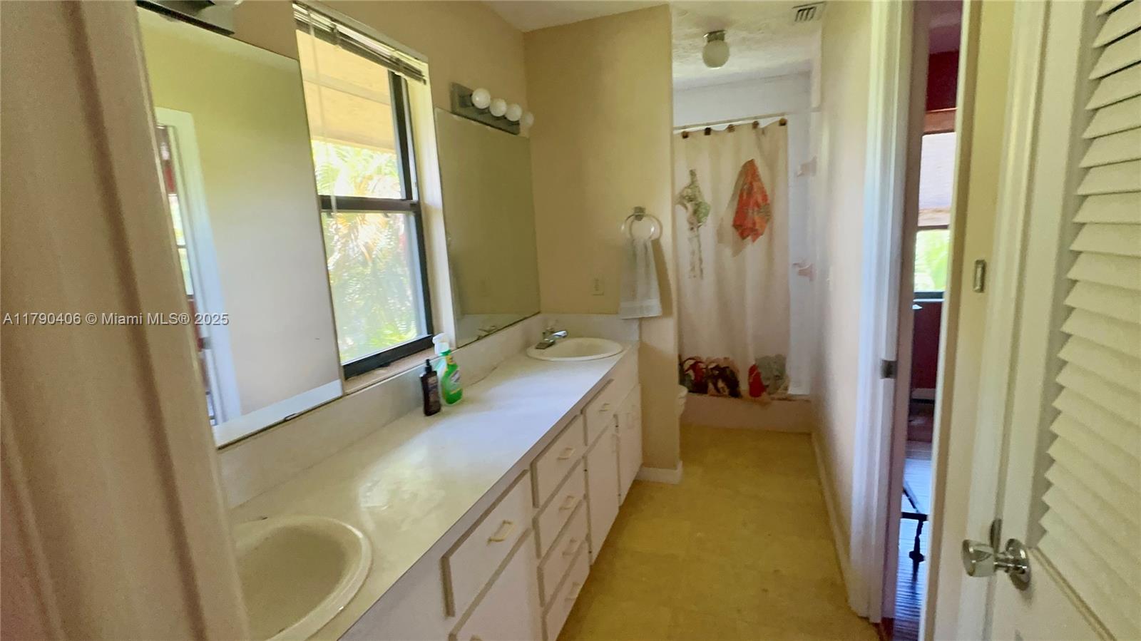 10737 SE Seaspray Ct, Hobe Sound, Florida image 24