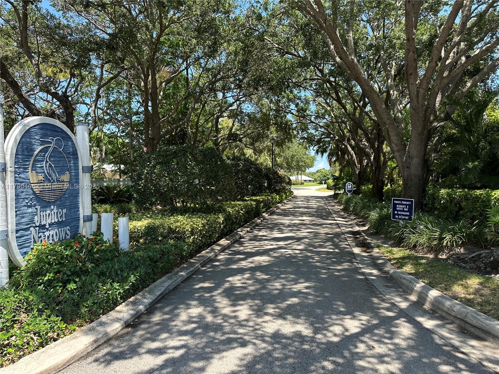 10737 SE Seaspray Ct, Hobe Sound, Florida image 30