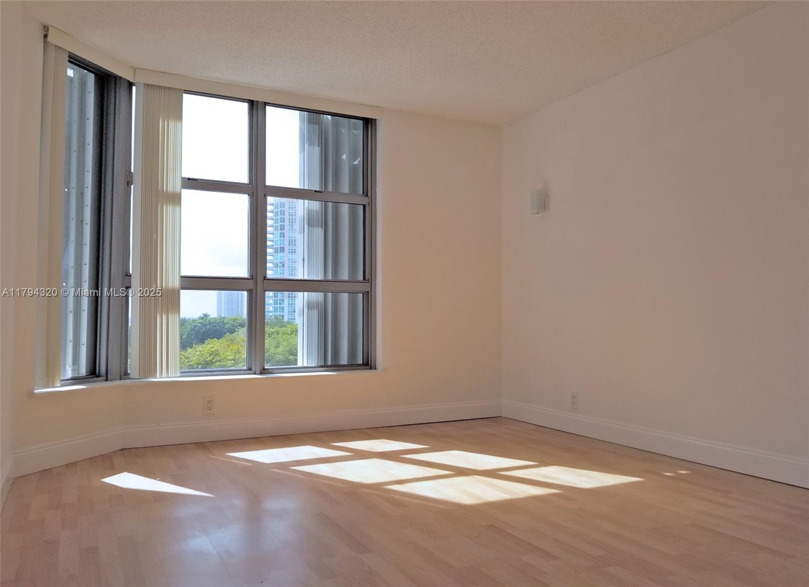 3400 NE 192 ST #503, Aventura FL 33180