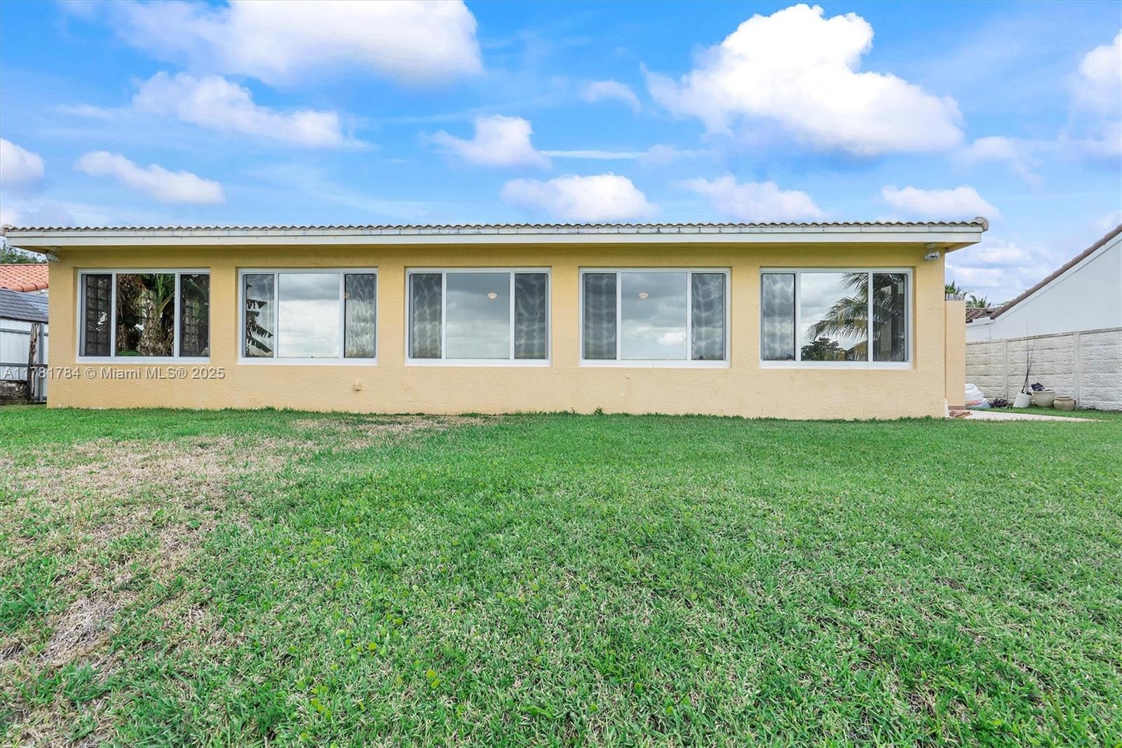 6340 NW 198th Ter, Hialeah, Florida image 24