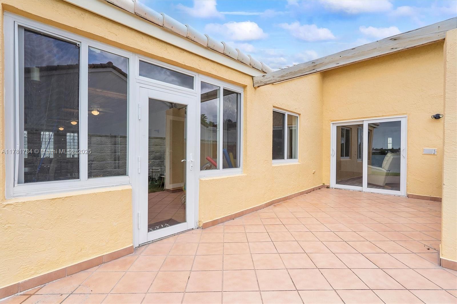 6340 NW 198th Ter, Hialeah, Florida image 25